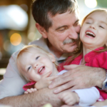 Därför löper barn med äldre pappor ökad risk för psykisk sjukdom